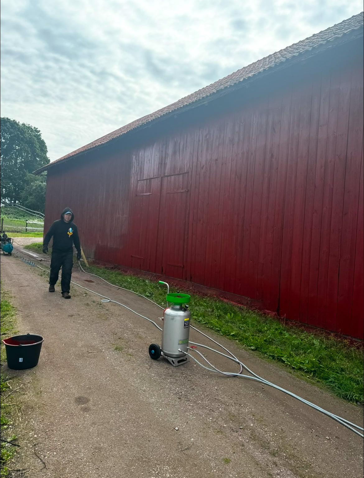 Måla lada, stall eller maskinhall